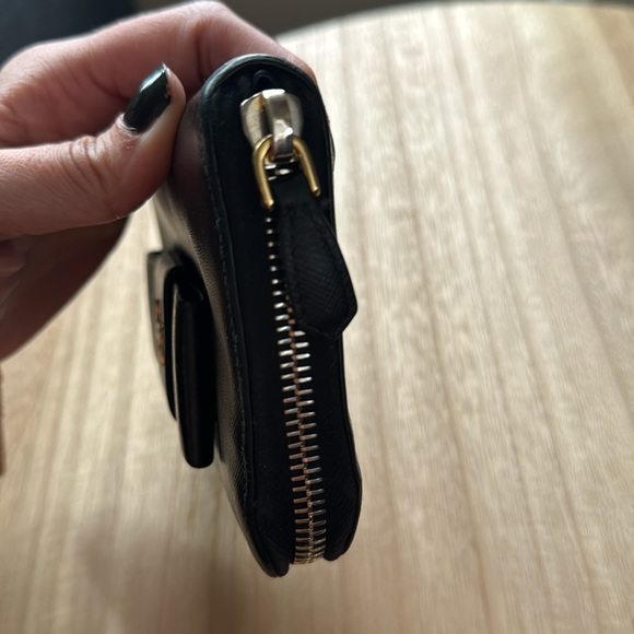 Prada Saffiano Learher Bow Zip Wallet - Picture 5 of 11